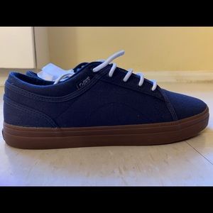 DVS Aversa Men’s Skateboard Shoes Navt Canvas